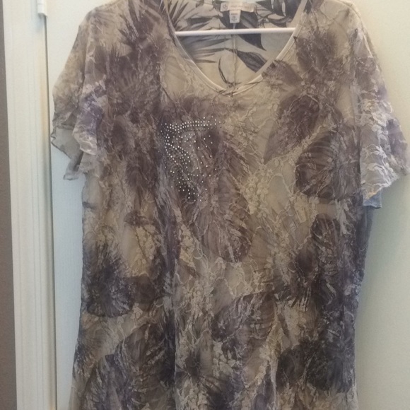 FINAL MARKDOWN Feminine -LOOKING Ladies' Top (2X) - Picture 1 of 5